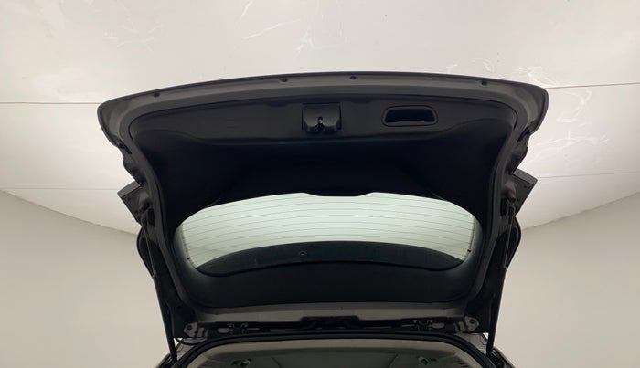 2018 Jeep Compass LIMITED PLUS PETROL AT, Petrol, Automatic, 58,050 km, Boot Door Open