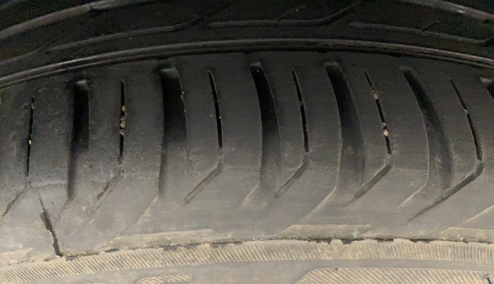 2018 Jeep Compass LIMITED PLUS PETROL AT, Petrol, Automatic, 58,050 km, Left Rear Tyre Tread