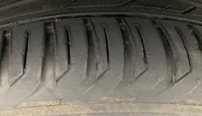 2018 Jeep Compass LIMITED PLUS PETROL AT, Petrol, Automatic, 58,050 km, Right Front Tyre Tread