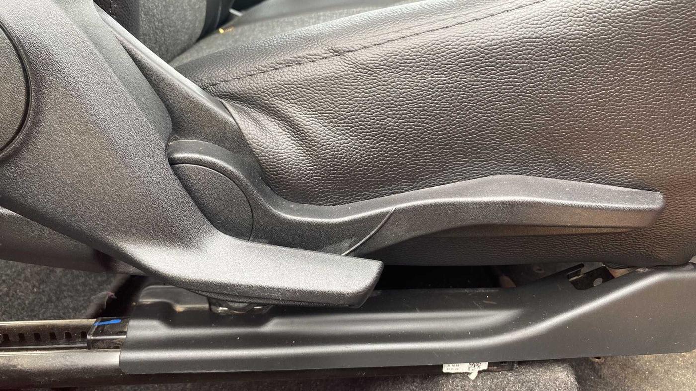 2018 Maruti Swift VXI, Petrol, Manual, 74,858 km, Driver Side Adjustment Panel