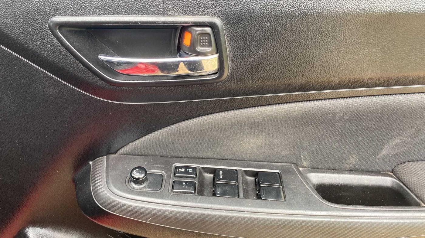 2018 Maruti Swift VXI, Petrol, Manual, 74,858 km, Driver Side Door Panels Control