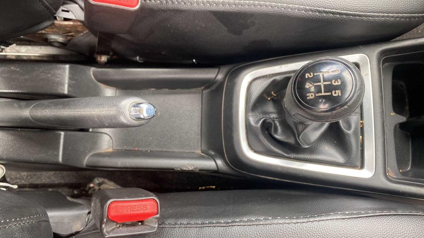 2018 Maruti Swift VXI, Petrol, Manual, 74,858 km, Gear Lever