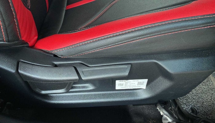 2023 Hyundai NEW I20 ASTA (O) 1.2 AT, Petrol, Automatic, 8,227 km, Driver Side Adjustment Panel