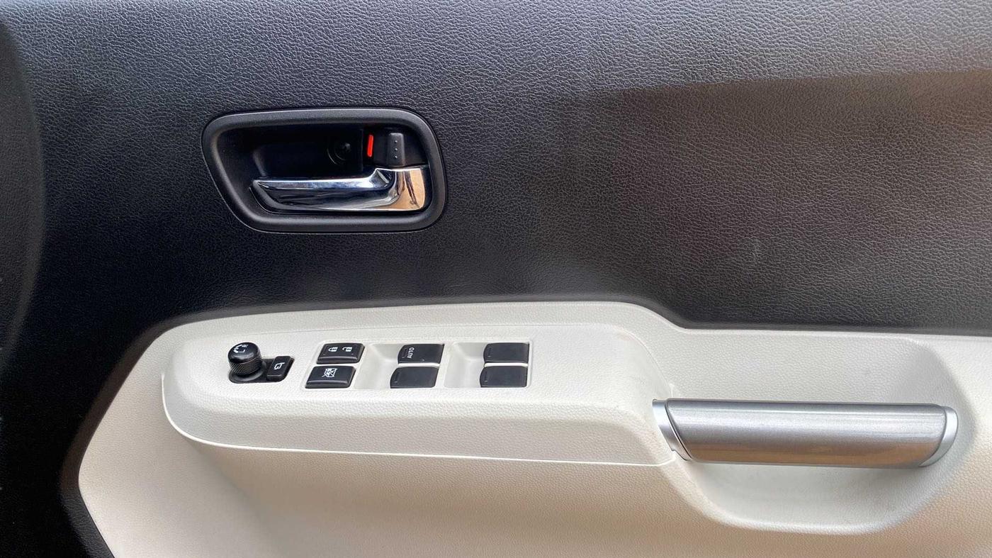 2021 Maruti IGNIS ALPHA 1.2 AMT, Petrol, Automatic, 29,003 km, Driver Side Door Panels Control