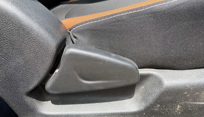 2021 Renault Kwid CLIMBER 1.0 (O), Petrol, Manual, 21,143 km, Driver Side Adjustment Panel