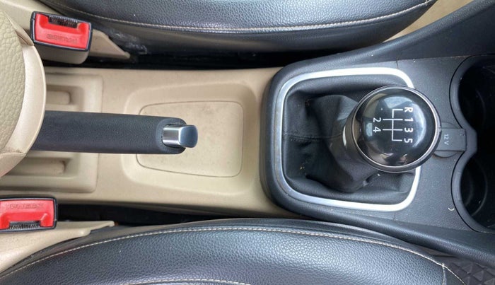 2017 Volkswagen Ameo HIGHLINE1.2L PLUS 16 ALLOY, Petrol, Manual, 49,624 km, Gear Lever