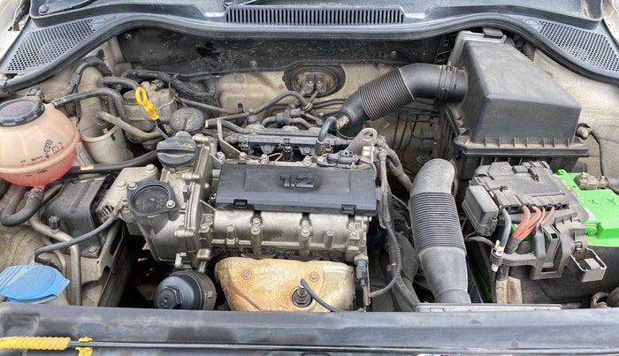 2017 Volkswagen Ameo HIGHLINE1.2L PLUS 16 ALLOY, Petrol, Manual, 49,624 km, Open Bonet