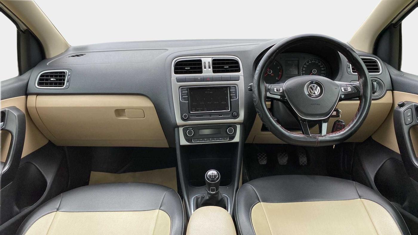 2017 Volkswagen Ameo HIGHLINE1.2L PLUS 16 ALLOY, Petrol, Manual, 49,624 km, Dashboard