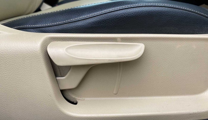 2017 Volkswagen Ameo HIGHLINE1.2L PLUS 16 ALLOY, Petrol, Manual, 49,624 km, Driver Side Adjustment Panel