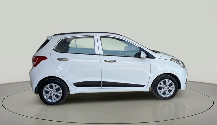 2015 Hyundai Grand i10 SPORTZ 1.2 KAPPA VTVT, Petrol, Manual, 46,287 km, Right Side View