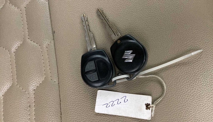 2015 Maruti Swift Dzire VXI, Petrol, Manual, 32,721 km, Key Close Up