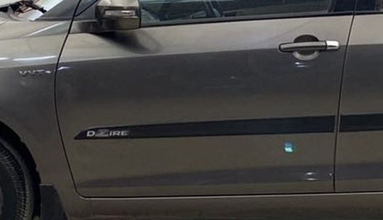 2015 Maruti Swift Dzire VXI, Petrol, Manual, 32,721 km, Front passenger door - Slightly dented
