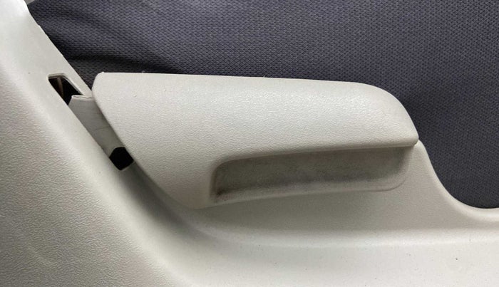 2017 Maruti Celerio VXI CNG, CNG, Manual, 1,16,413 km, Driver Side Adjustment Panel