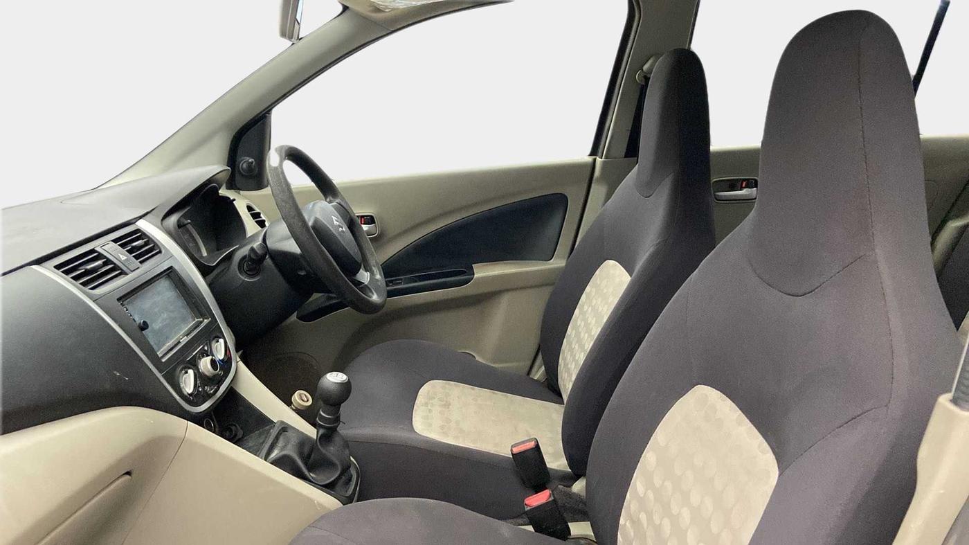2017 Maruti Celerio VXI CNG, CNG, Manual, 1,16,413 km, Right Side Front Door Cabin