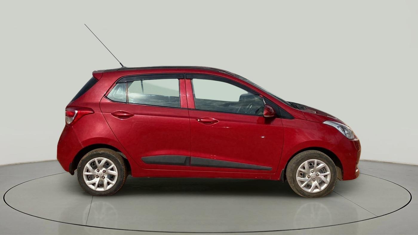 2017 Hyundai Grand i10 SPORTZ (O) 1.2 KAPPA VTVT, Petrol, Manual, 34,512 km, Right Side View