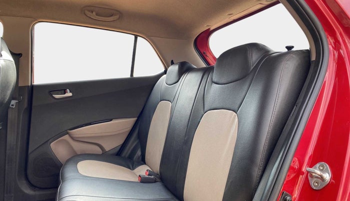 2017 Hyundai Grand i10 SPORTZ (O) 1.2 KAPPA VTVT, Petrol, Manual, 34,512 km, Right Side Rear Door Cabin