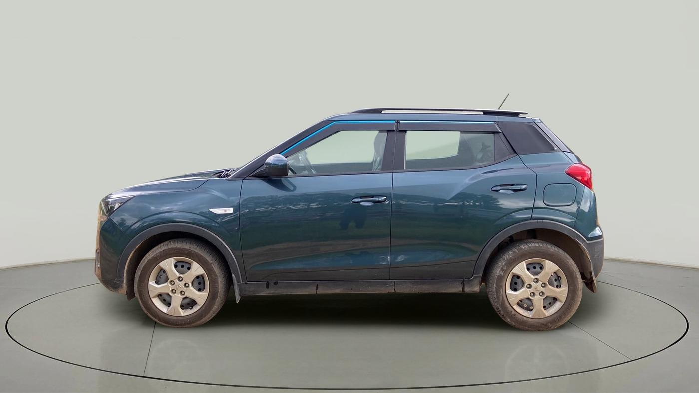 2023 Mahindra XUV300 W6 1.2 PETROL, Petrol, Manual, 3,529 km, Left Side
