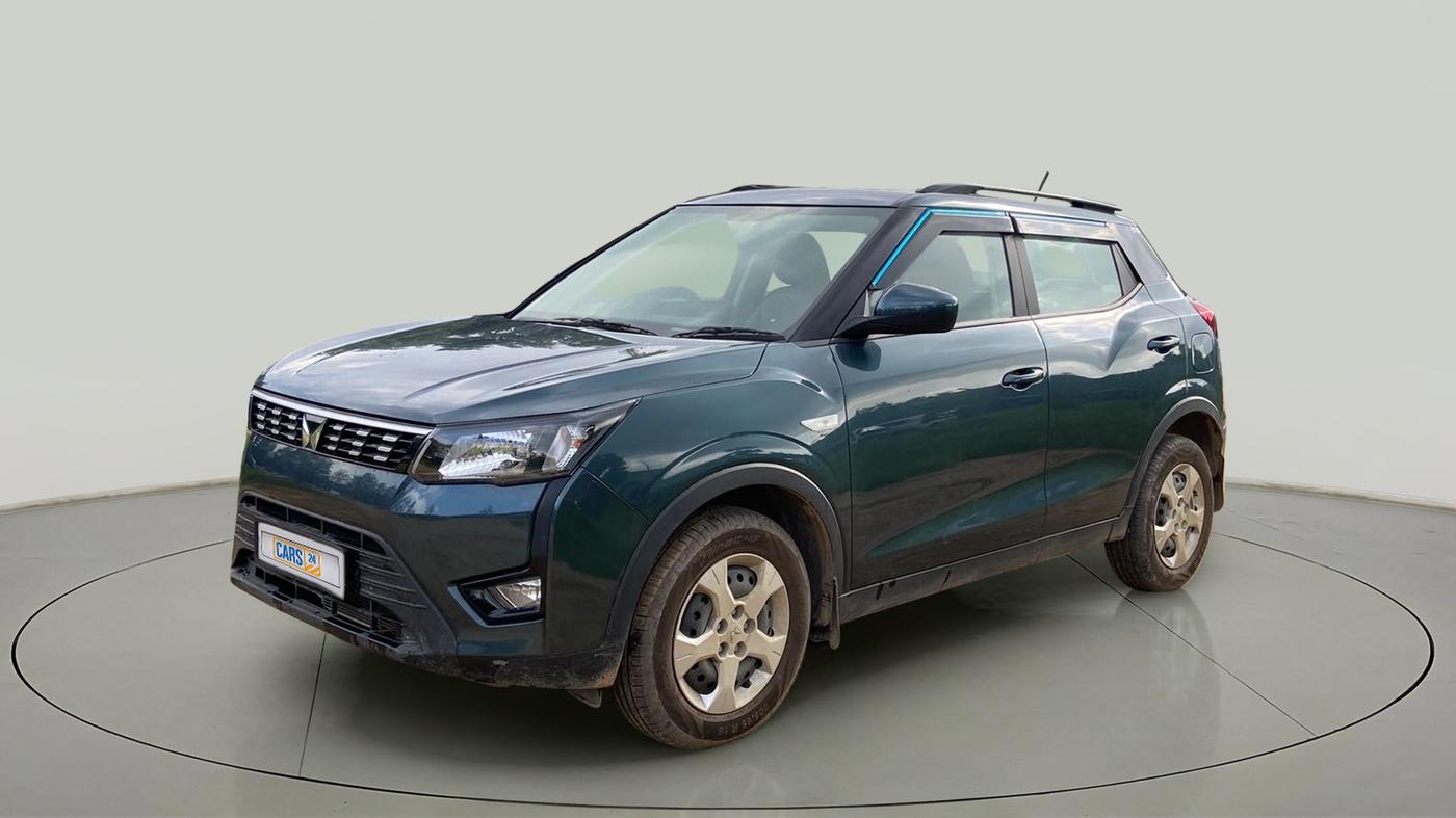 2023 Mahindra XUV300 W6 1.2 PETROL, Petrol, Manual, 3,529 km, Left Front Diagonal
