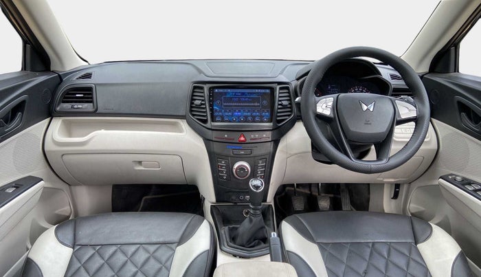 2023 Mahindra XUV300 W6 1.2 PETROL, Petrol, Manual, 3,529 km, Dashboard