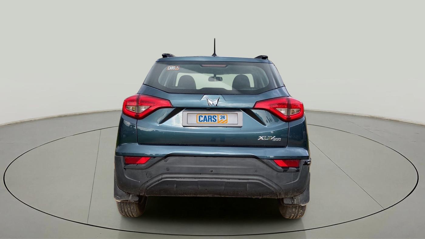 2023 Mahindra XUV300 W6 1.2 PETROL, Petrol, Manual, 3,529 km, Back/Rear