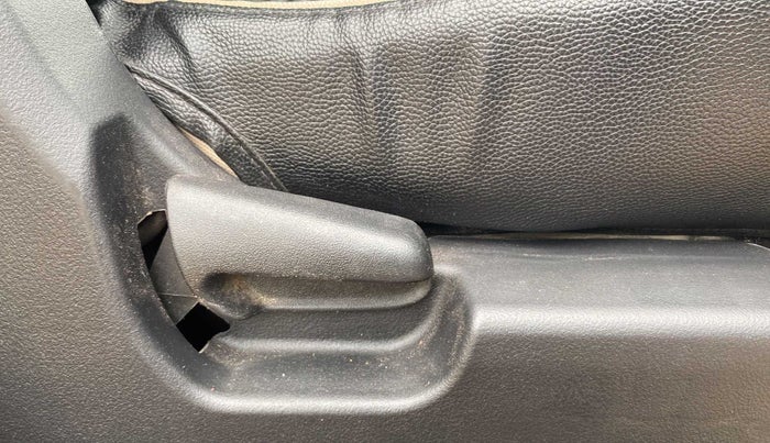 2018 Maruti Wagon R 1.0 VXI AMT, Petrol, Automatic, 99,726 km, Driver Side Adjustment Panel