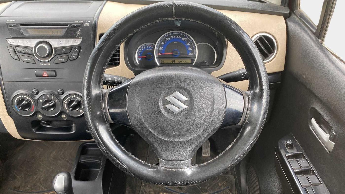 2018 Maruti Wagon R 1.0 VXI AMT, Petrol, Automatic, 99,726 km, Steering Wheel Close Up