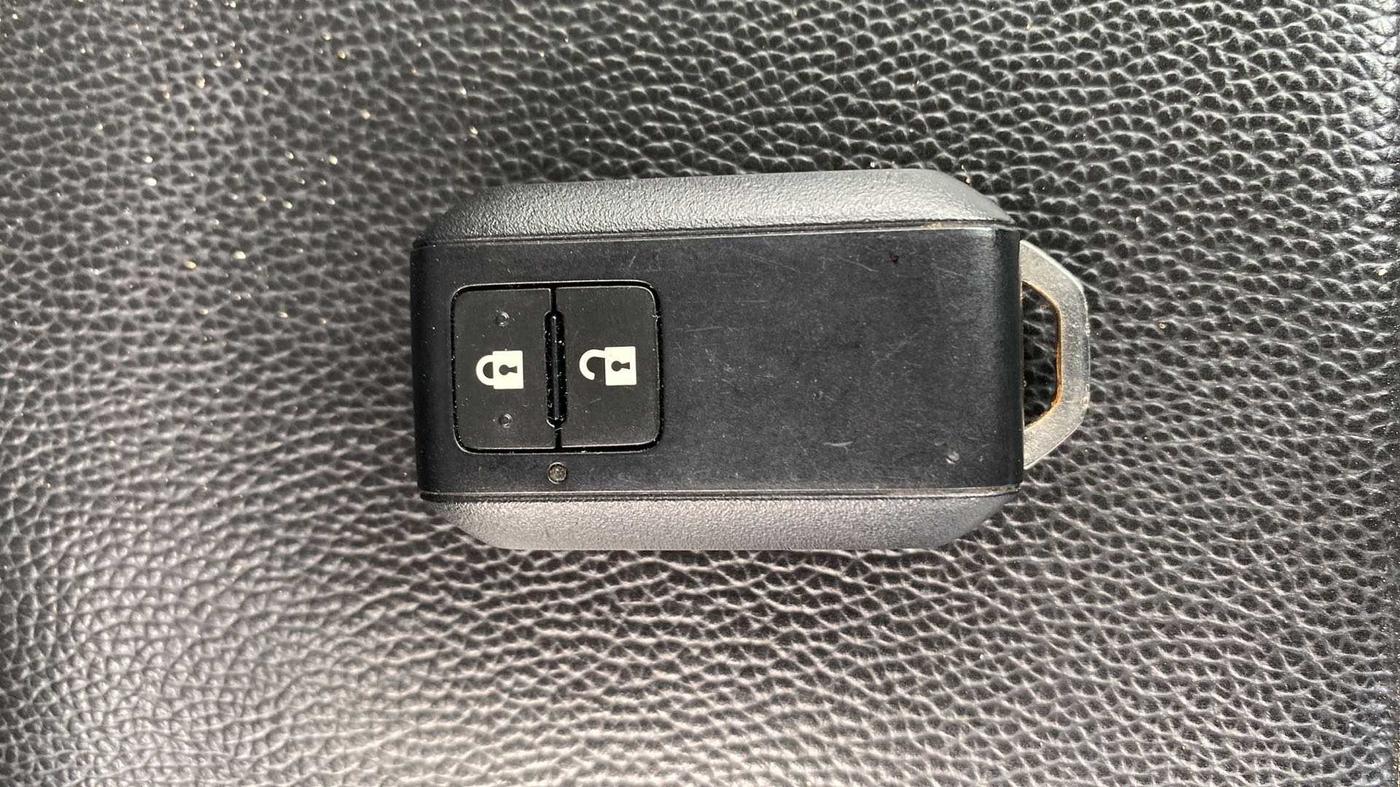 2021 Maruti Swift ZXI, CNG, Manual, 62,189 km, Key Close Up