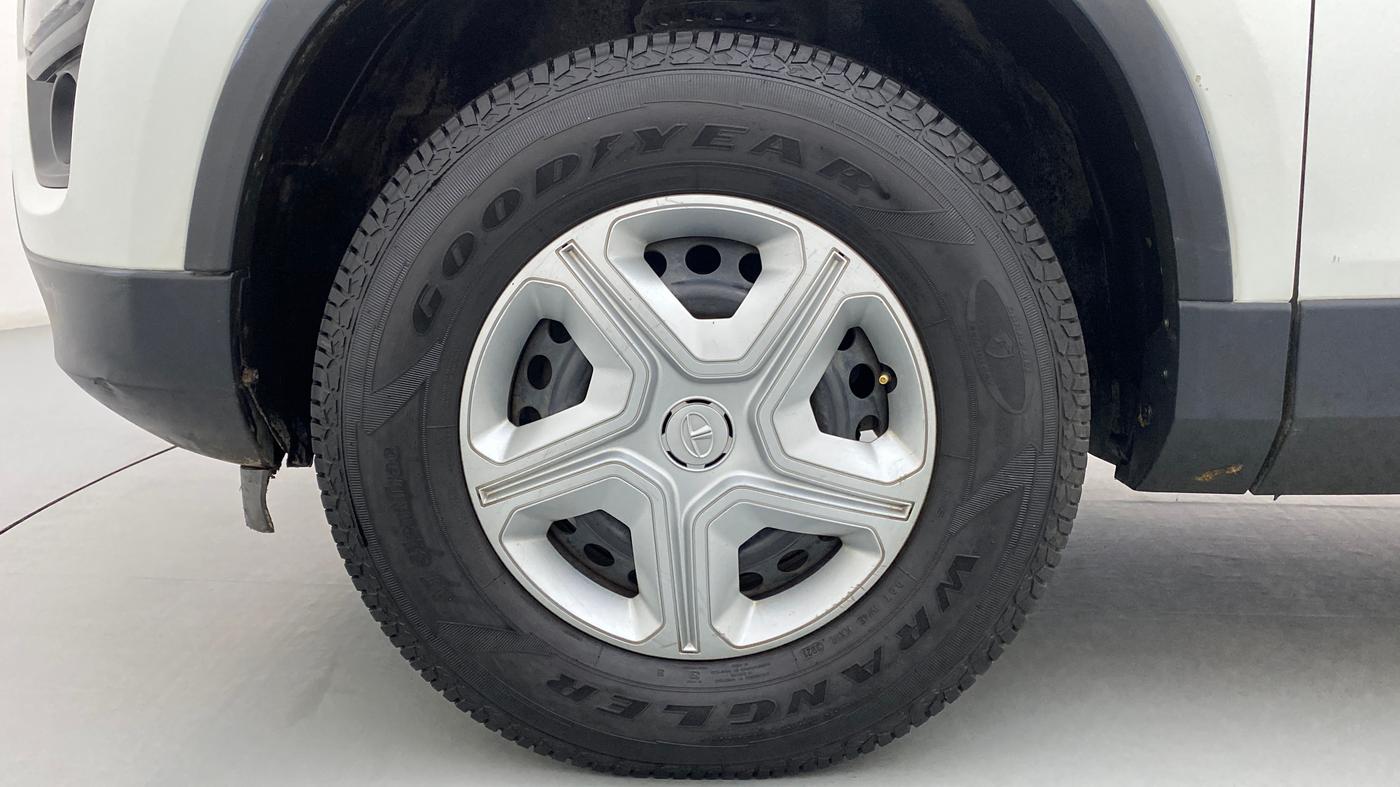 2019 Tata Harrier XM 2.0L Kryotec, Diesel, Manual, 59,951 km, Left Front Wheel