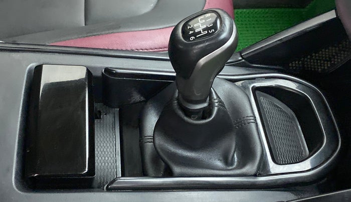 2019 Tata Harrier XM 2.0L Kryotec, Diesel, Manual, 59,951 km, Gear Lever
