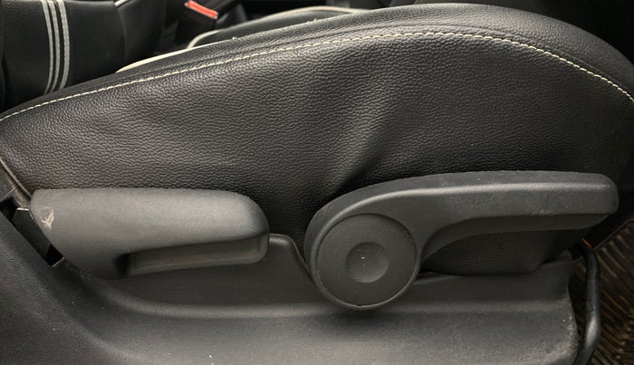 2018 Maruti Vitara Brezza ZDI, Diesel, Manual, 52,629 km, Driver Side Adjustment Panel