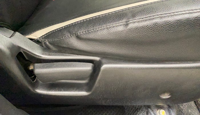 2019 Maruti Alto LXI, Petrol, Manual, 43,637 km, Driver Side Adjustment Panel