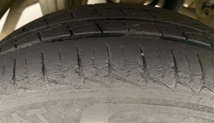 2019 Maruti Alto LXI, Petrol, Manual, 43,637 km, Right Front Tyre Tread