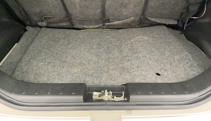 2019 Maruti Alto LXI, Petrol, Manual, 43,637 km, Boot Inside