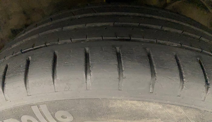 2017 Maruti Baleno ZETA CVT PETROL 1.2, Petrol, Automatic, 44,695 km, Right Front Tyre Tread