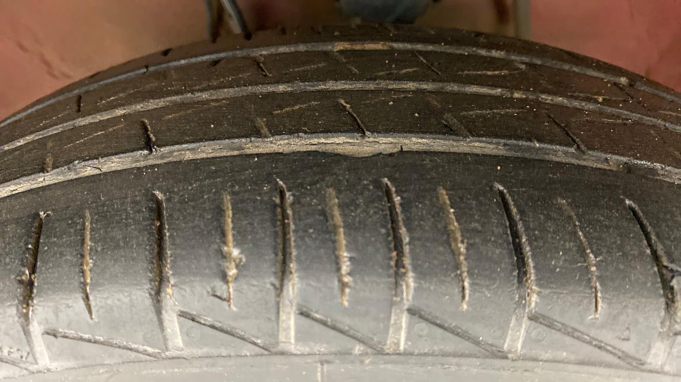 2021 Maruti Alto VXI PLUS, Petrol, Manual, 48,953 km, Left Front Tyre Tread