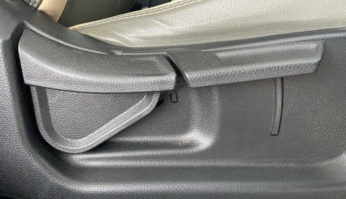 2020 KIA SONET HTK PLUS 1.2, Petrol, Manual, 52,089 km, Driver Side Adjustment Panel