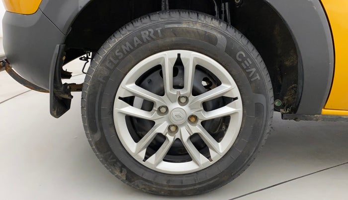 2021 Renault TRIBER RXL AMT, Petrol, Automatic, 12,741 km, Right Rear Wheel