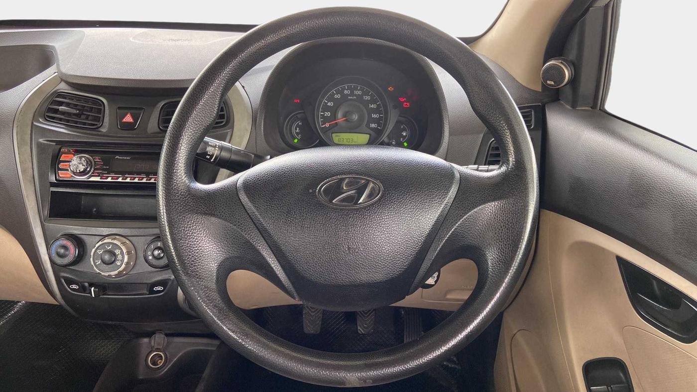 2015 Hyundai Eon ERA +, Petrol, Manual, 83,722 km, Steering Wheel Close Up
