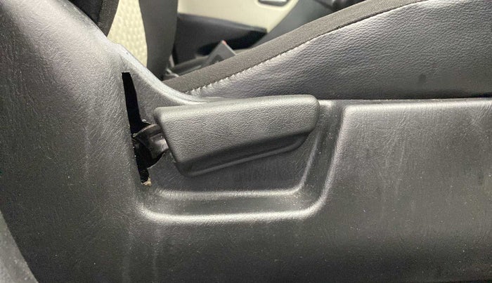 2019 Maruti Alto VXI, Petrol, Manual, 14,028 km, Driver Side Adjustment Panel