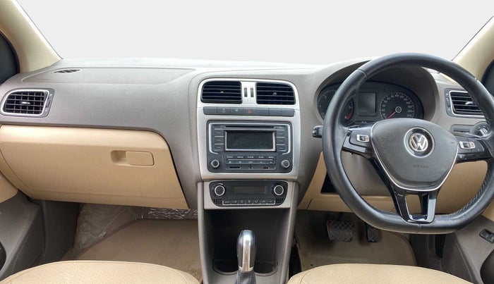 2015 Volkswagen Vento HIGHLINE 1.5 AT, Diesel, Automatic, 80,402 km, Dashboard