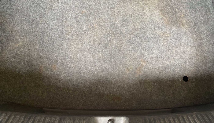 2015 Volkswagen Vento HIGHLINE 1.5 AT, Diesel, Automatic, 80,402 km, Boot Inside