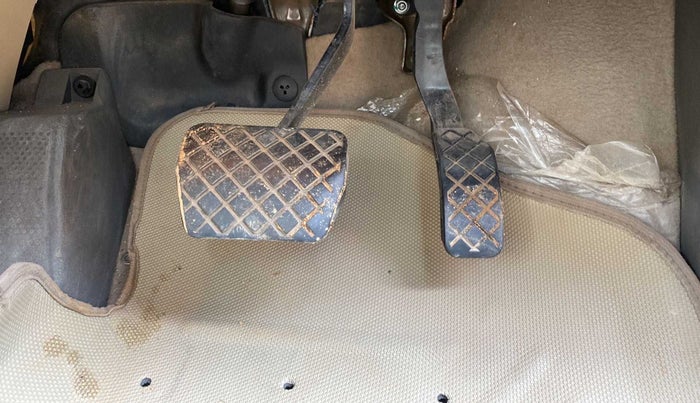 2015 Volkswagen Vento HIGHLINE 1.5 AT, Diesel, Automatic, 80,402 km, Pedals