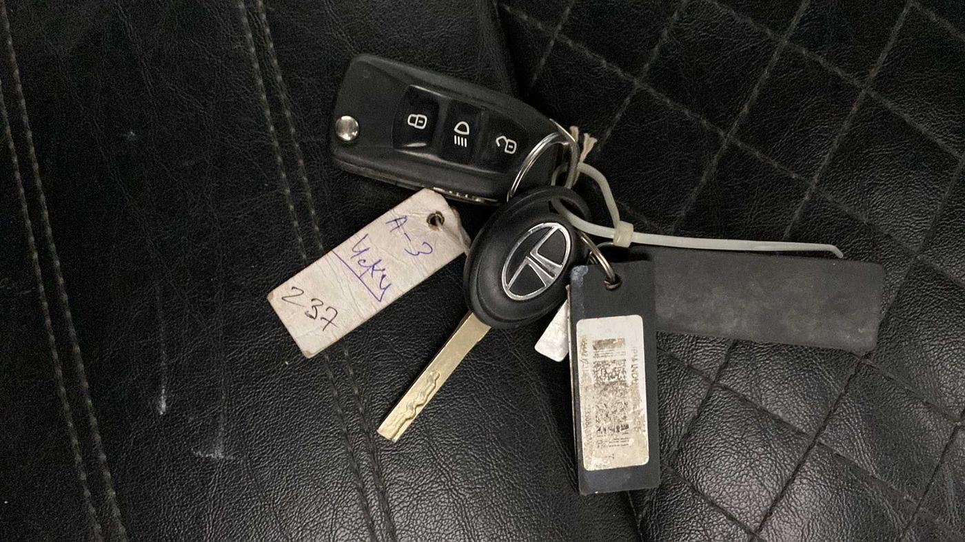 2020 Tata ALTROZ XE PETROL, Petrol, Manual, 47,970 km, Key Close Up
