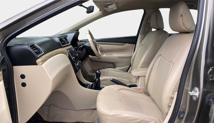 2020 Maruti Ciaz DELTA 1.5 SHVS MT PETROL, Petrol, Manual, 63,935 km, Right Side Front Door Cabin