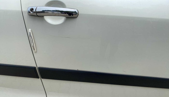 2016 Maruti Swift VXI, Petrol, Manual, 64,800 km, Driver-side door - Slightly dented