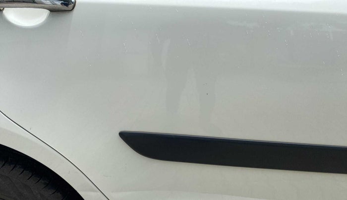 2016 Maruti Swift VXI, Petrol, Manual, 64,800 km, Right rear door - Slightly dented
