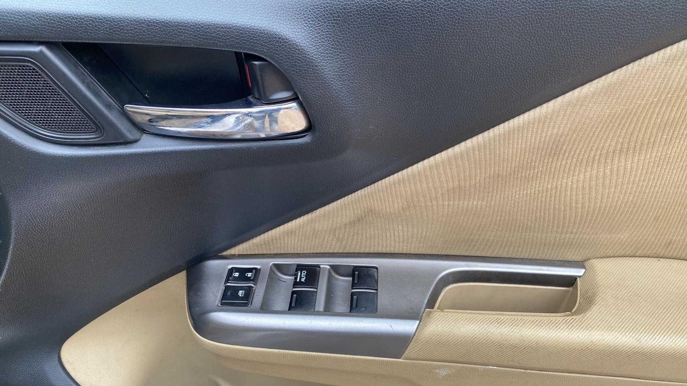 2015 Honda City 1.5L I-VTEC V MT, Petrol, Manual, 79,231 km, Driver Side Door Panels Control