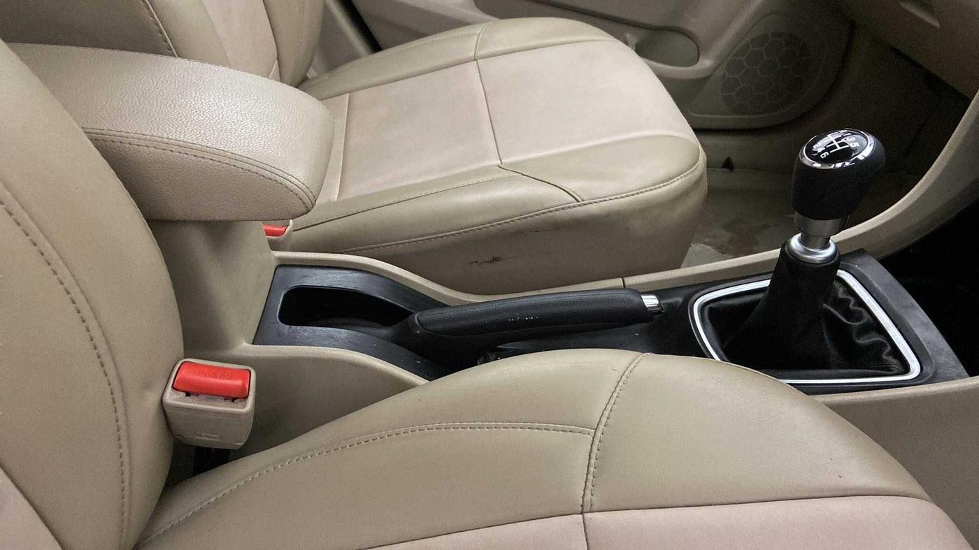 2019 Maruti Ciaz DELTA DIESEL 1.5, Diesel, Manual, 61,329 km, Gear Lever