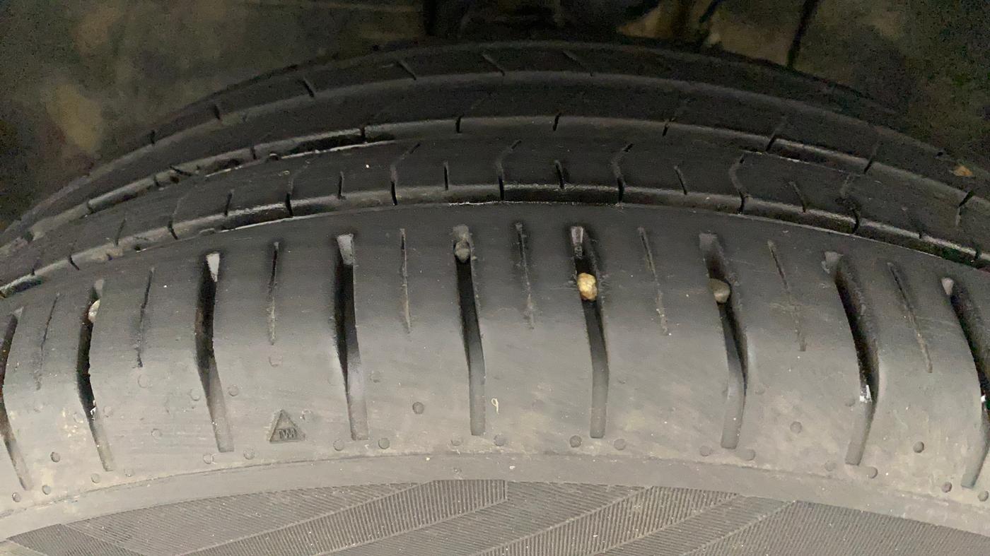 2023 Tata PUNCH CREATIVE  MT, Petrol, Manual, 15,035 km, Left Front Tyre Tread