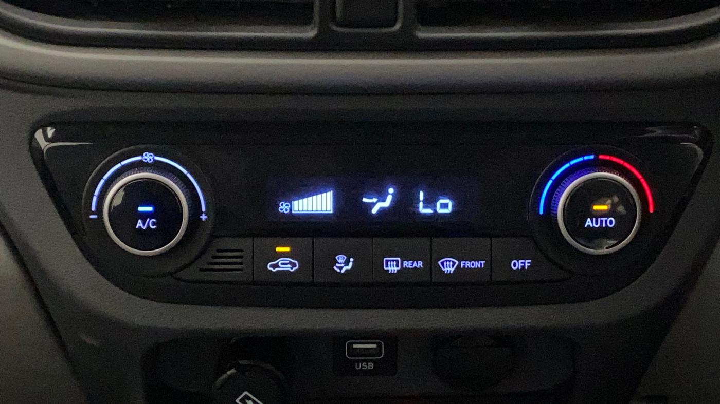 2021 Hyundai GRAND I10 NIOS ASTA AMT 1.2 KAPPA VTVT, Petrol, Automatic, 12,677 km, Automatic Climate Control